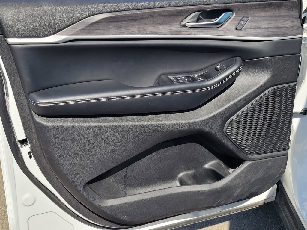 Used 2023 Jeep Grand Cherokee Limited w/ Trailer Tow Prep Group (B) image 14