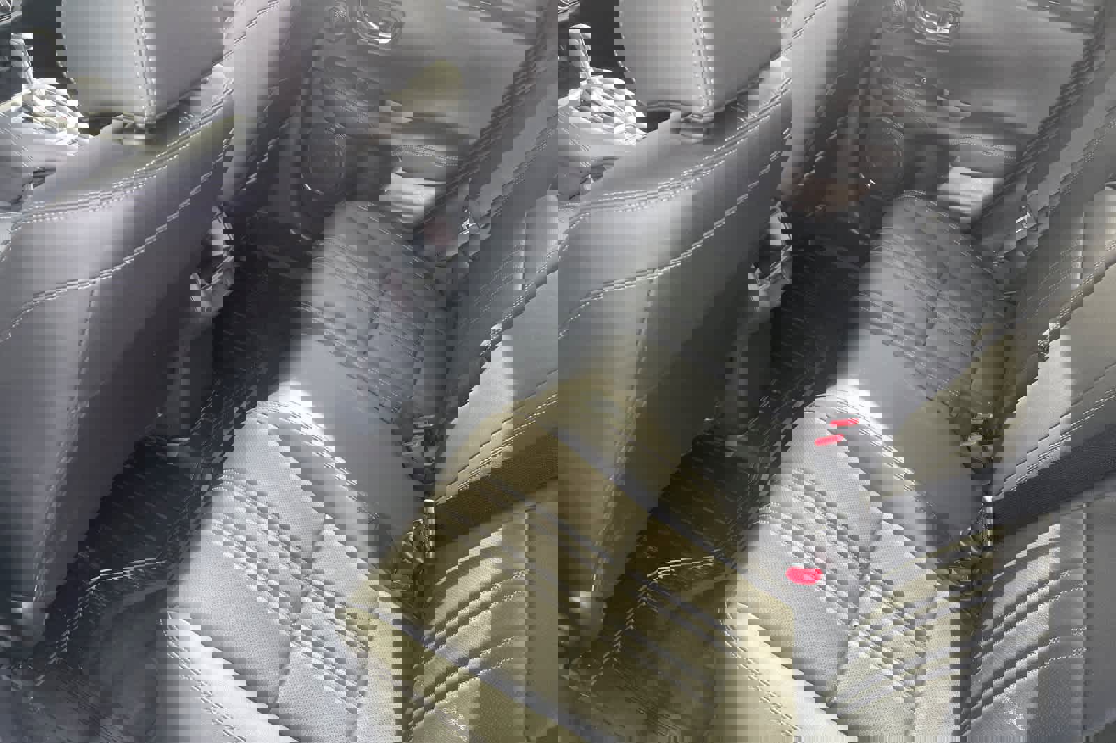 Used 2025 Honda HR-V EX-L image 4