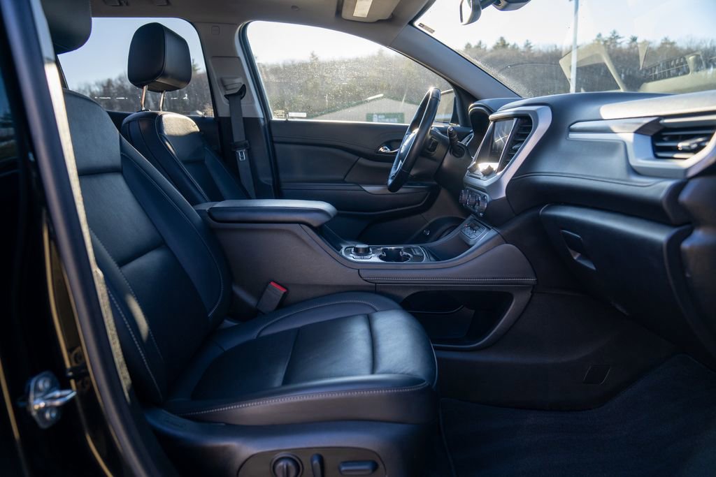 Used 2023 GMC Acadia SLT w/ Elevation Edition image 12