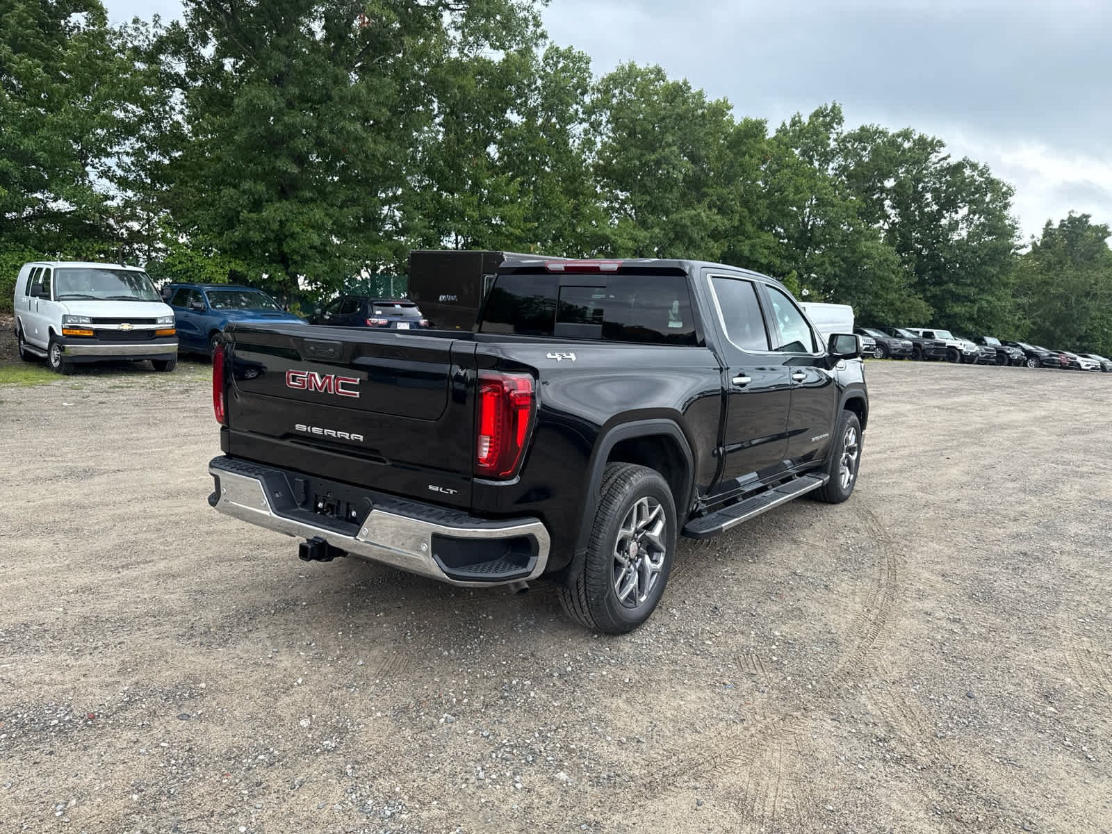 New 2026 GMC Sierra 1500 SLT w/ SLT Premium Plus Package AWD/4WD image 5