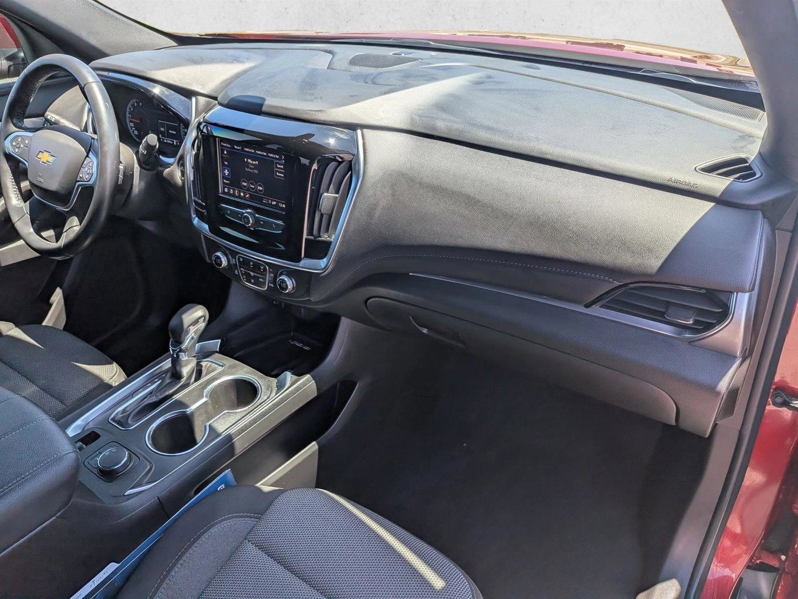 Used 2022 Chevrolet Traverse LT FWD image 27