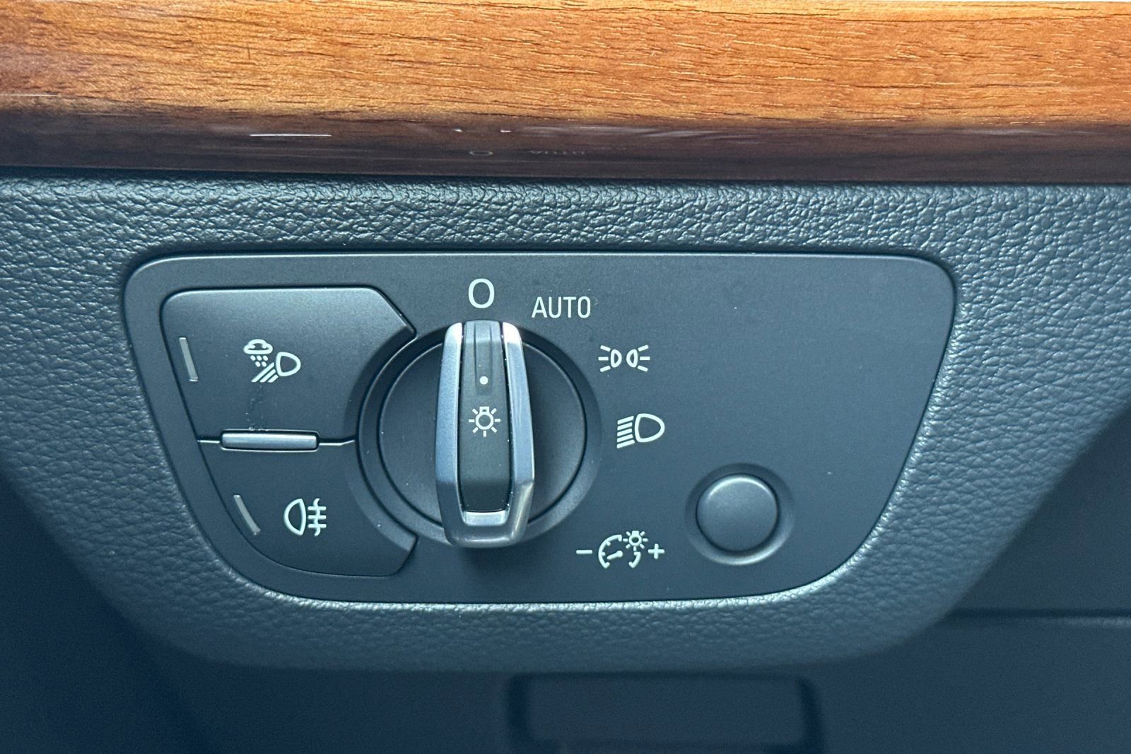 Used 2023 Audi Q5 2.0T Premium w/ Convenience Package image 34