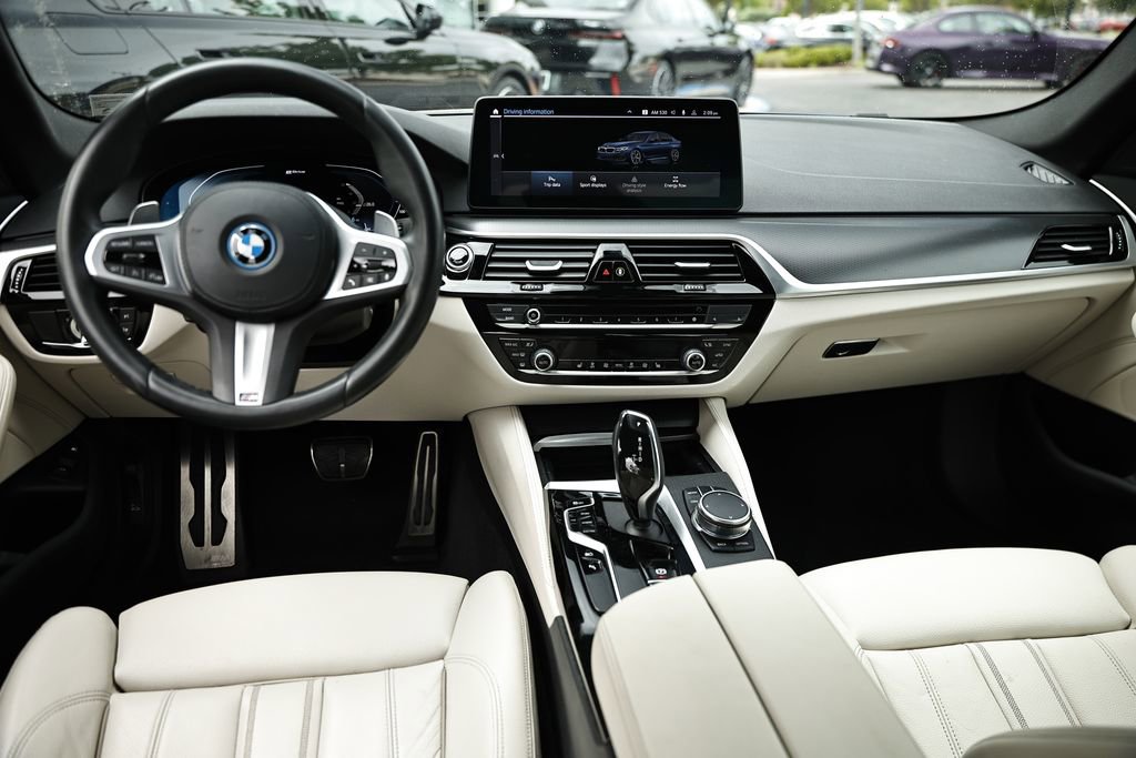 Used 2023 BMW 530e xDrive w/ M Sport Package AWD/4WD image 25
