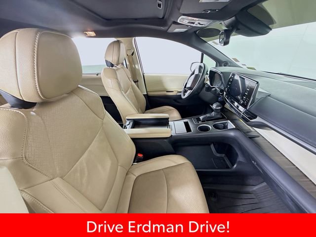 Certified 2023 Toyota Sienna Limited FWD image 25