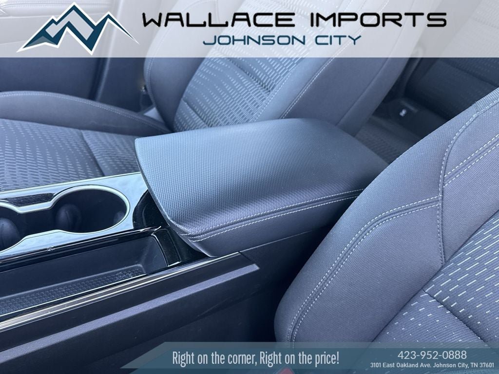Used 2025 Chevrolet Equinox LT w/ Safety and Technology Package AWD/4WD image 18