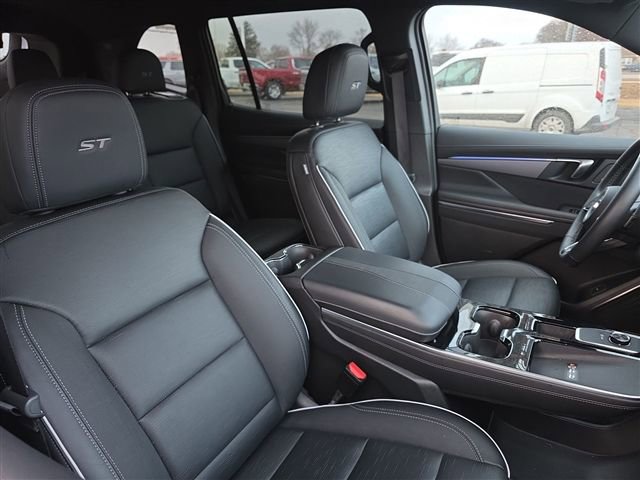 Used 2025 Buick Enclave Sport Touring image 31