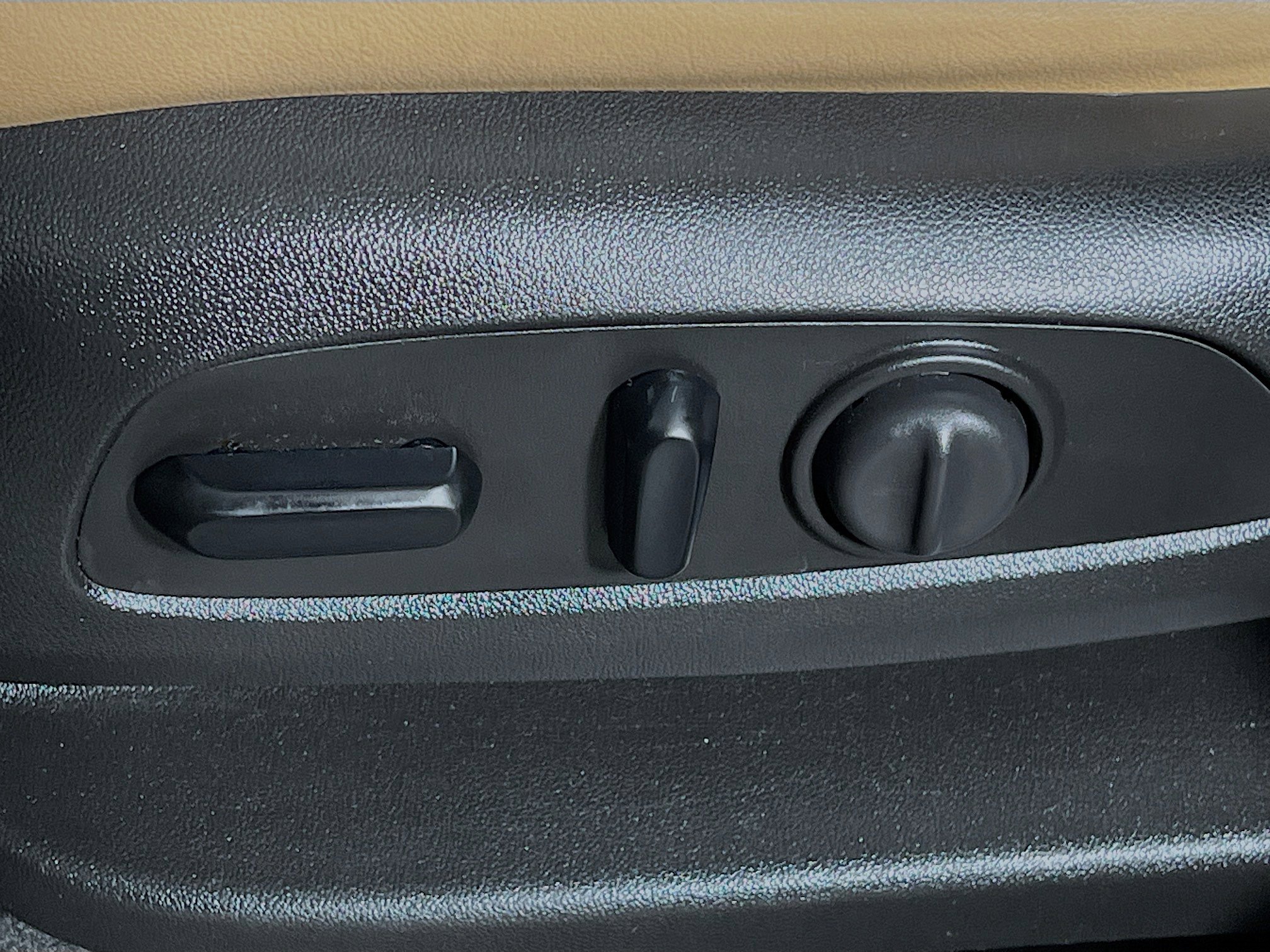 Used 2019 Buick Enclave Essence image 16