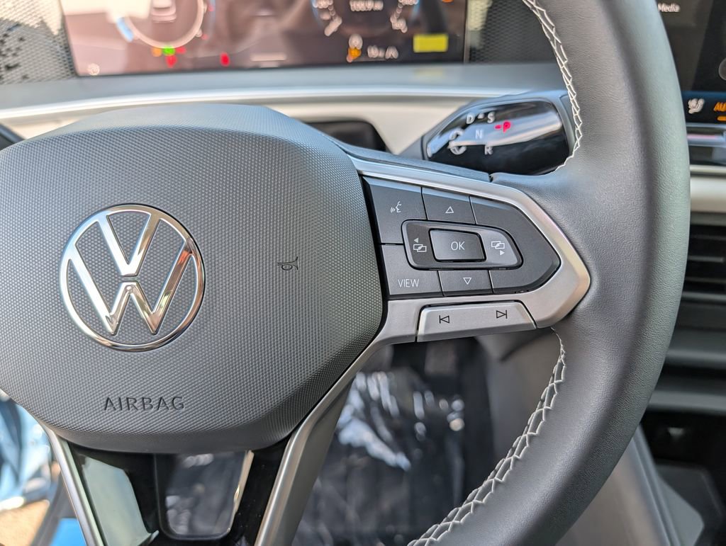 New 2025 Volkswagen Tiguan SE image 16
