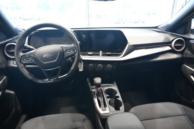 Used 2024 Chevrolet Trax RS w/ Driver Confidence Package FWD image 12
