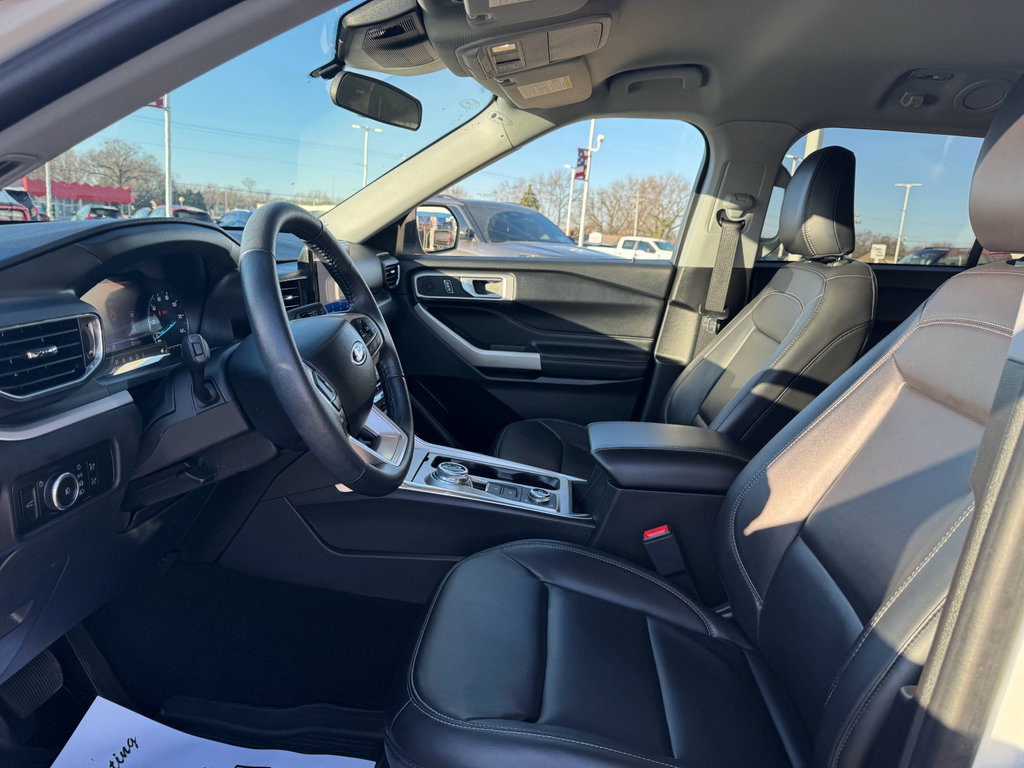 Used 2023 Ford Explorer XLT w/ Equipment Group 202A image 25