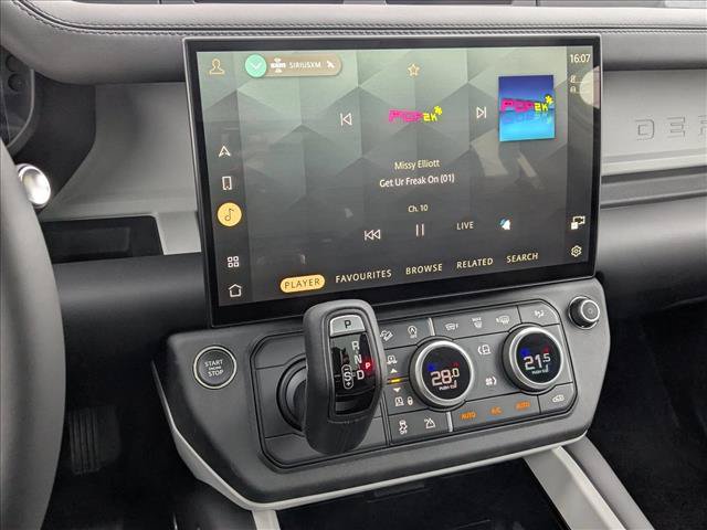 Used 2026 Land Rover Defender 130 X-Dynamic SE AWD/4WD image 12