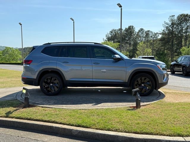 Used 2024 Volkswagen Atlas SE FWD image 8