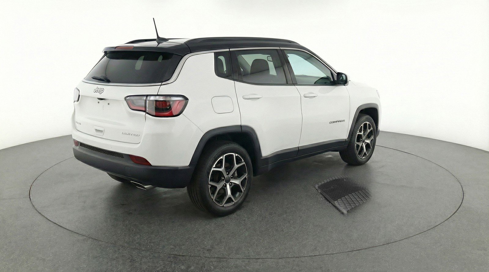 Used 2025 Jeep Compass Limited AWD/4WD image 9