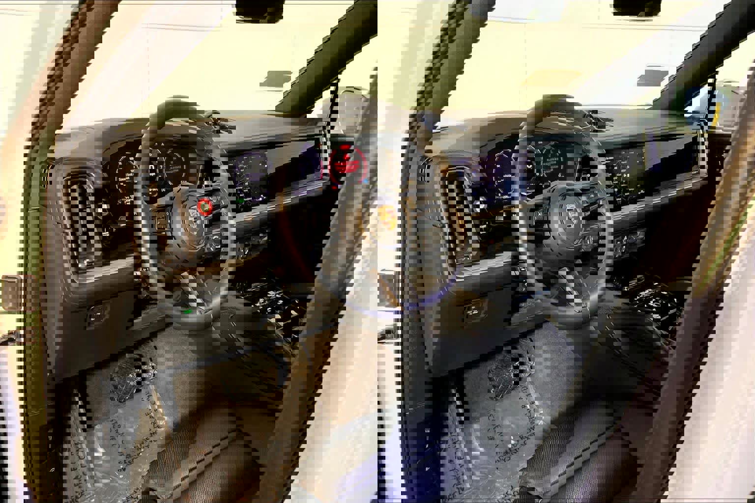 Used 2024 Porsche Cayenne Coupe image 4