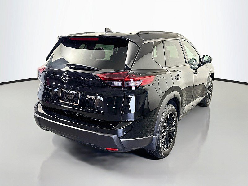 Certified 2026 Nissan Rogue Dark Armor AWD/4WD image 7