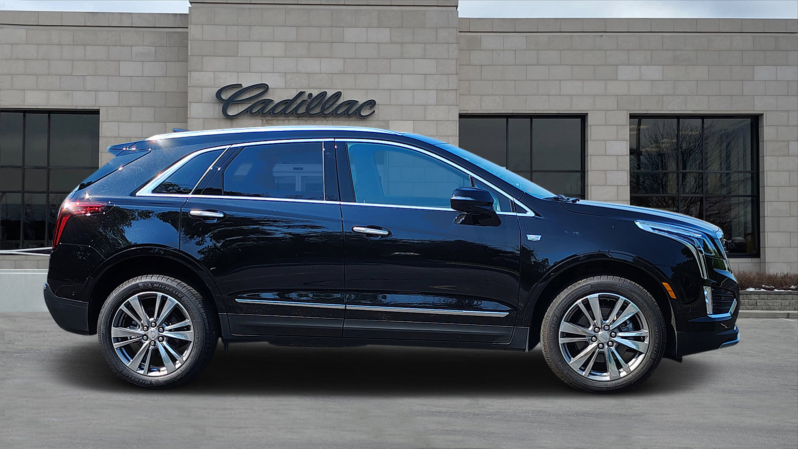New 2025 Cadillac XT5 Premium Luxury w/ Technology Package image 2