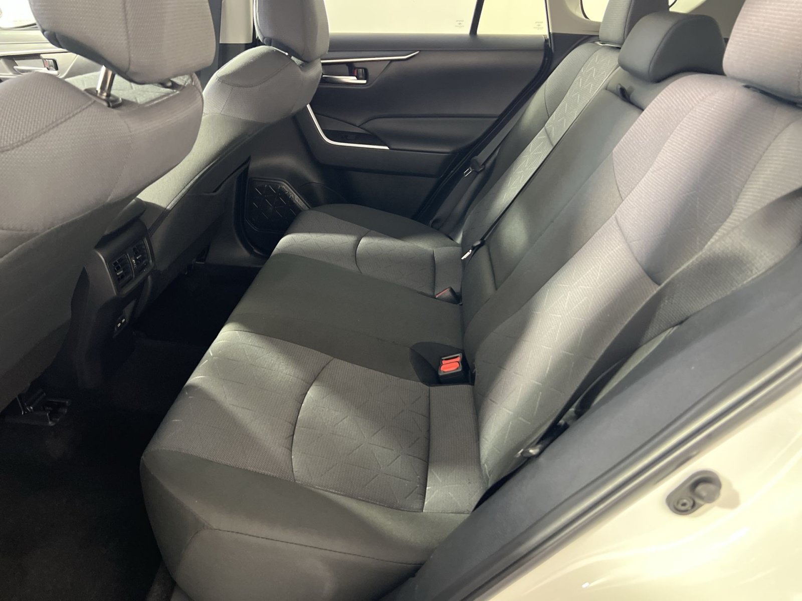 Used 2025 Toyota RAV4 XLE FWD image 26