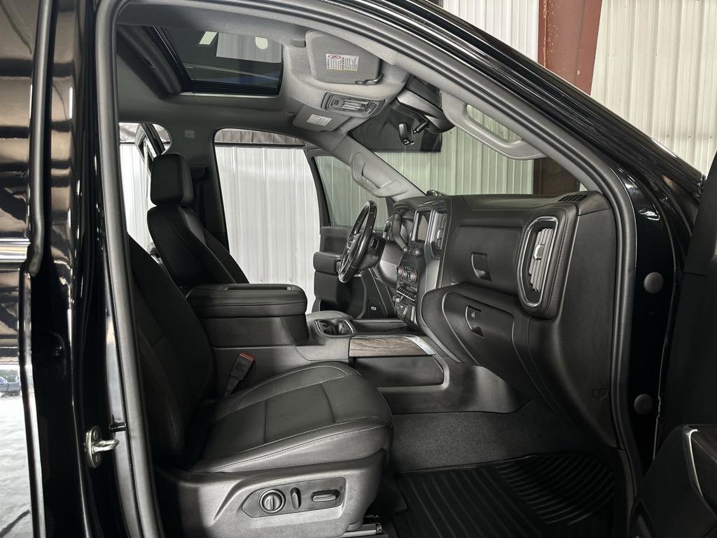 Used 2021 Chevrolet Silverado 3500 LTZ w/ LTZ Plus Package image 43