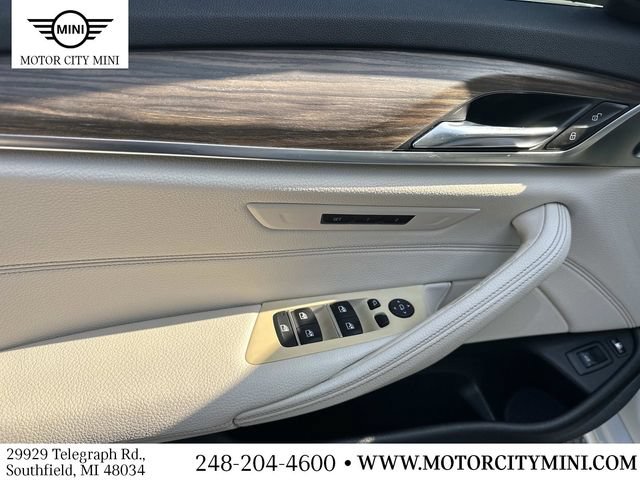 Used 2018 BMW 530e xDrive w/ Premium Package 2 AWD/4WD image 18