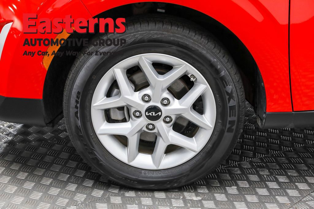 Used 2025 Kia Soul LX w/ LX Technology Package image 30