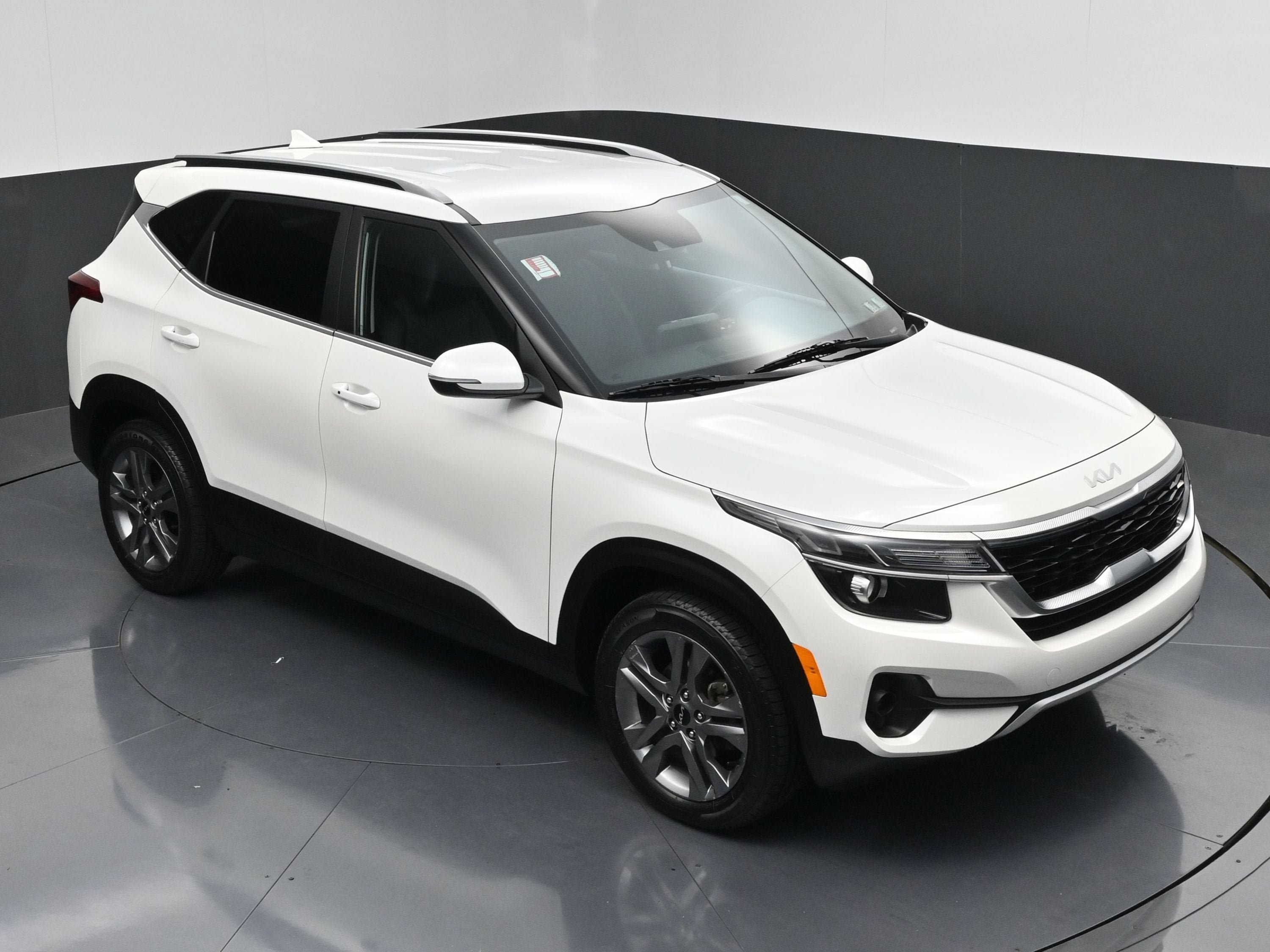 Used 2023 Kia Seltos S w/ Navigation Package FWD image 44