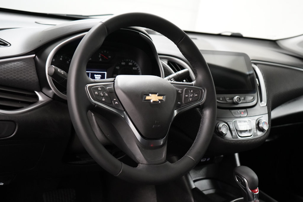 Used 2025 Chevrolet Malibu RS FWD image 12