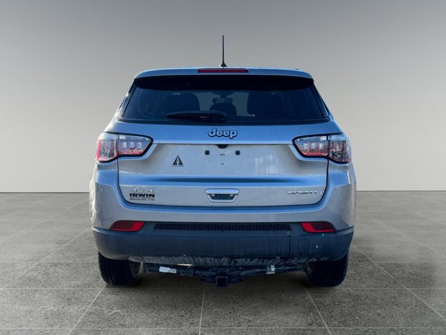 Used 2017 Jeep Compass Sport image 4