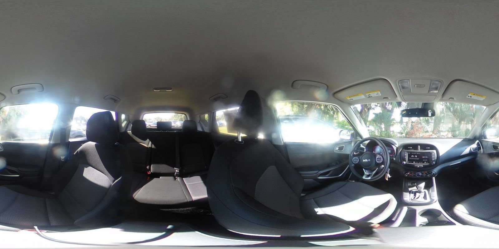 Used 2025 Kia Soul LX w/ LX Technology Package FWD image 39