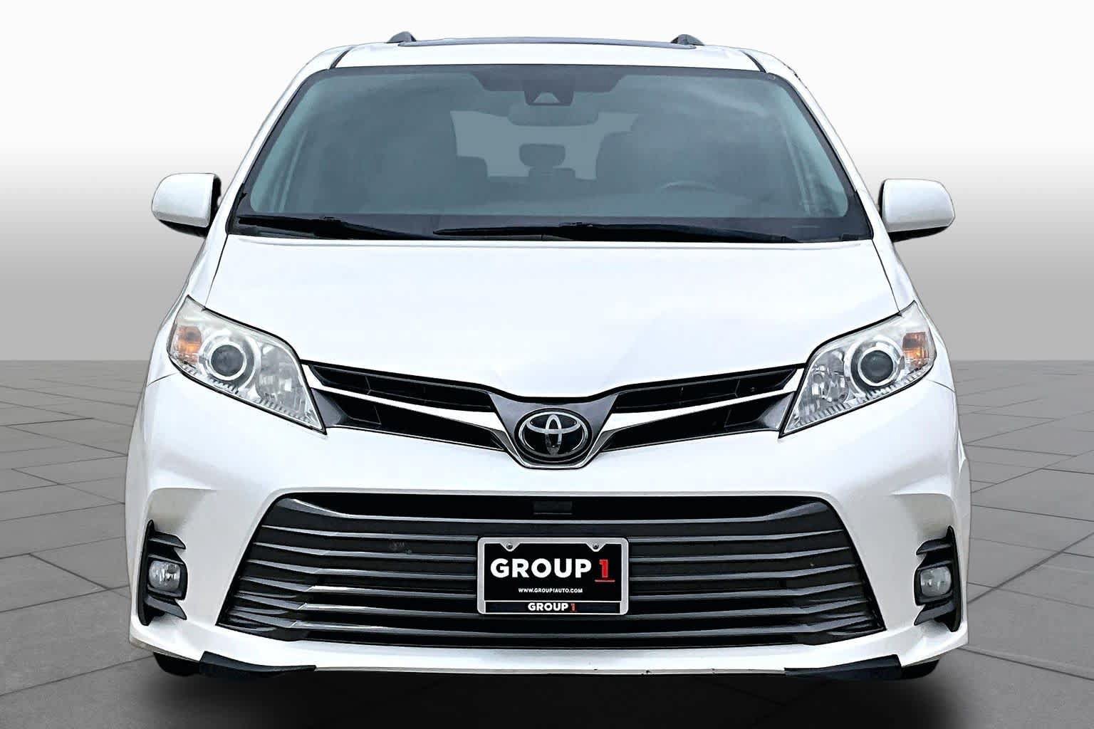 Used 2020 Toyota Sienna XLE Premium FWD image 4