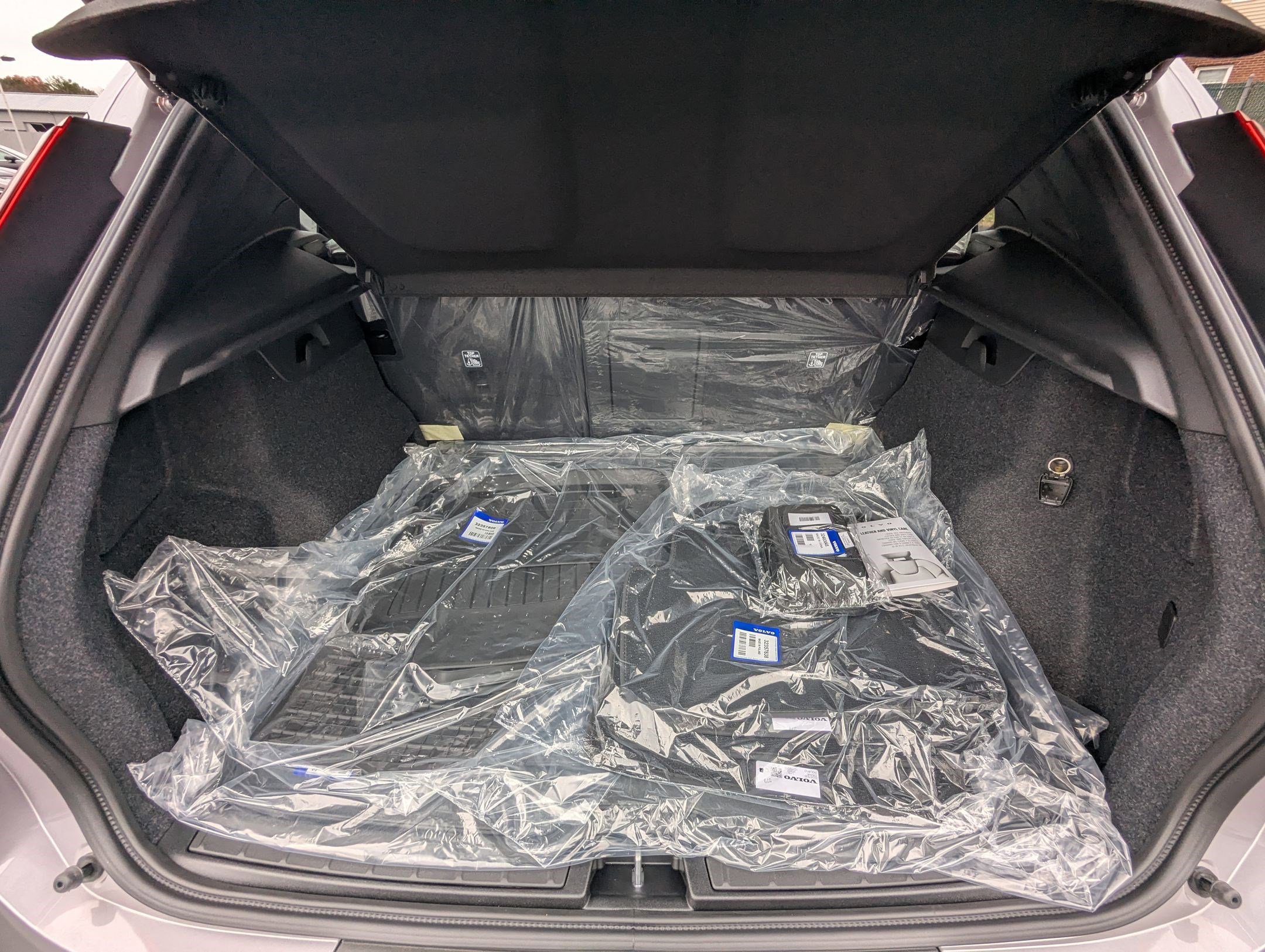 New 2026 Volvo XC40 B5 Ultra w/ Protection Package Premier image 20