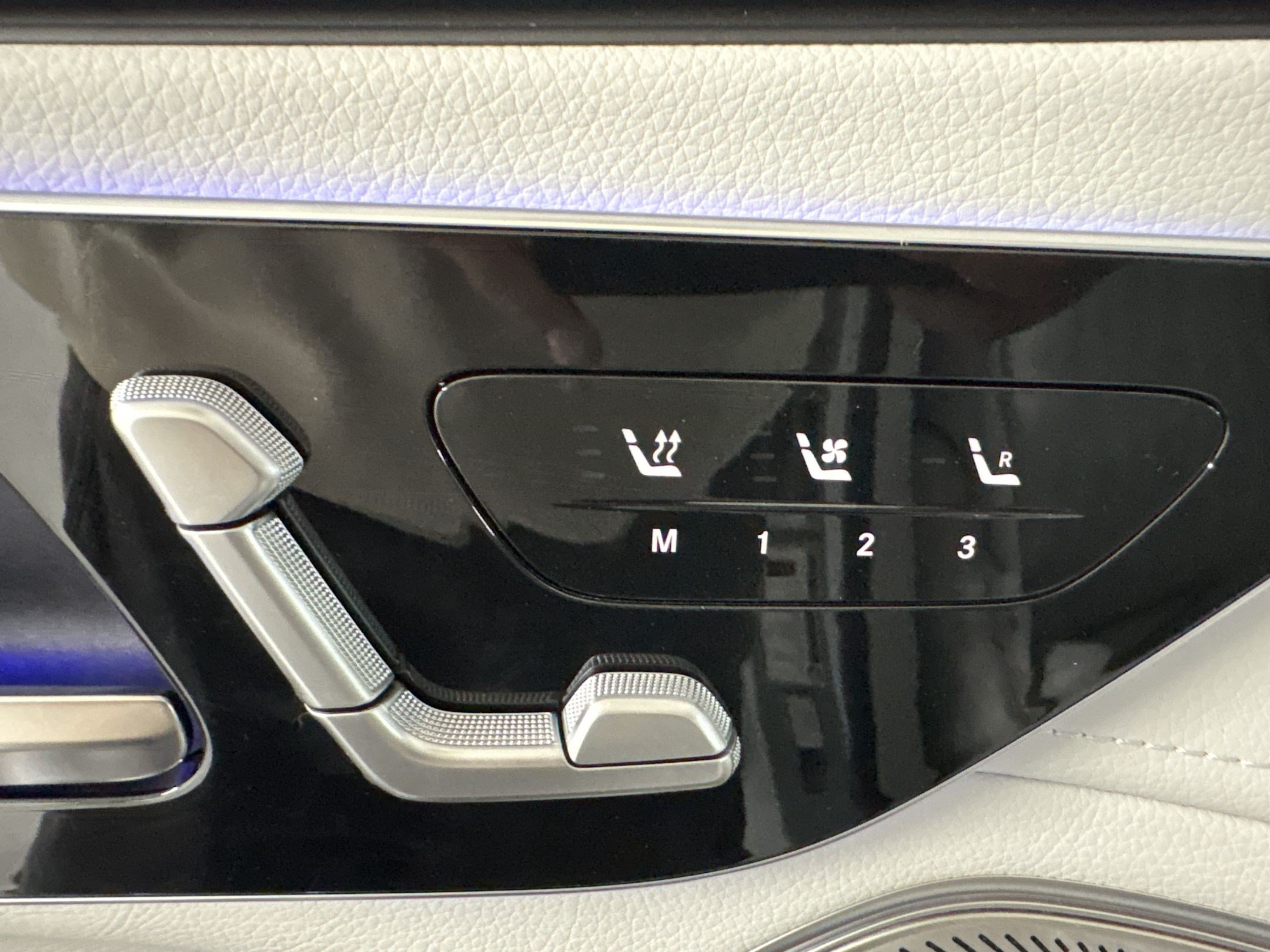 New 2026 Mercedes-Benz EQS 400 4MATIC SUV image 21