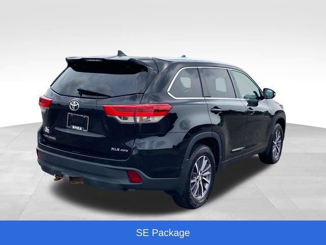 Used 2019 Toyota Highlander XLE AWD/4WD image 3