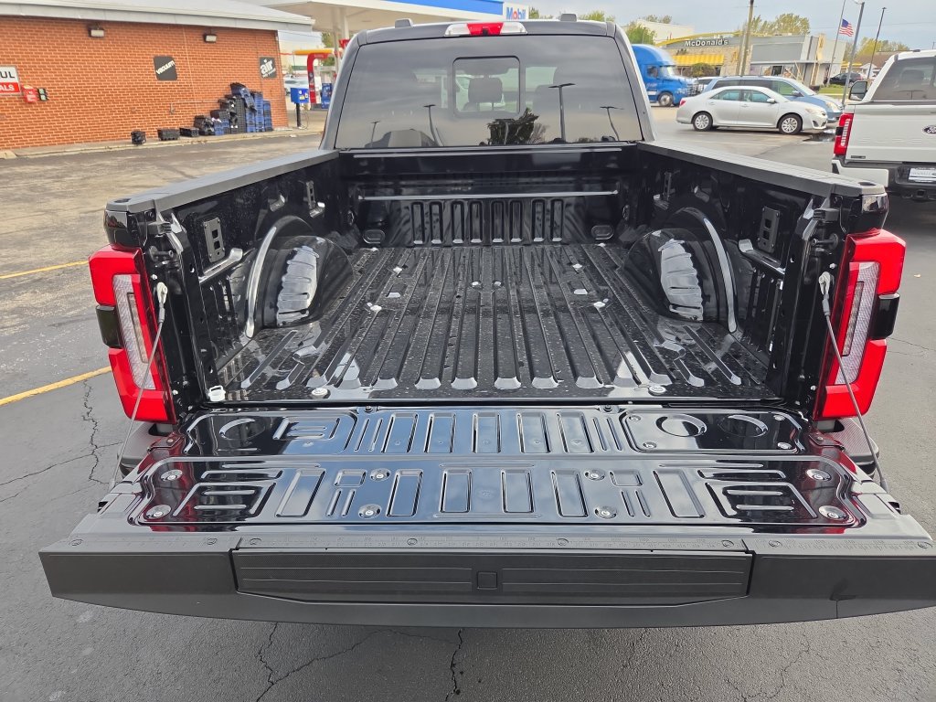 New 2027 Ford F250 Platinum w/ Platinum Plus Package AWD/4WD image 11