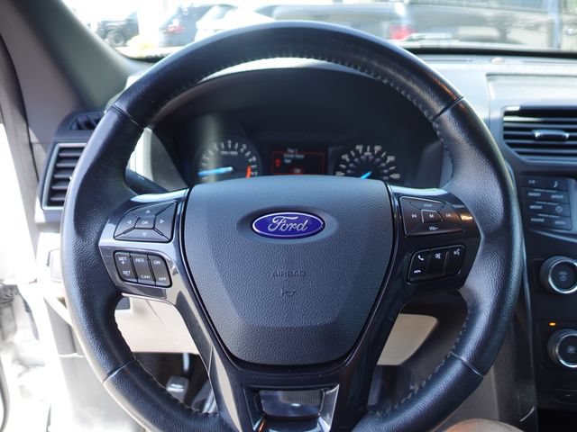 Used 2019 Ford Explorer XLT w/ Class III Trailer Tow Package FWD image 12