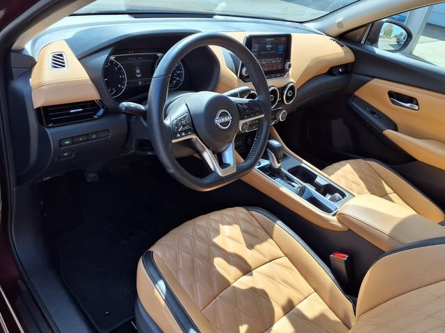 Certified 2025 Nissan Sentra SV w/ SV Premium Package FWD image 4