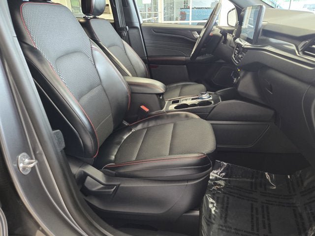 Used 2024 Ford Escape ST-Line w/ Tech Pack #1 AWD/4WD image 3