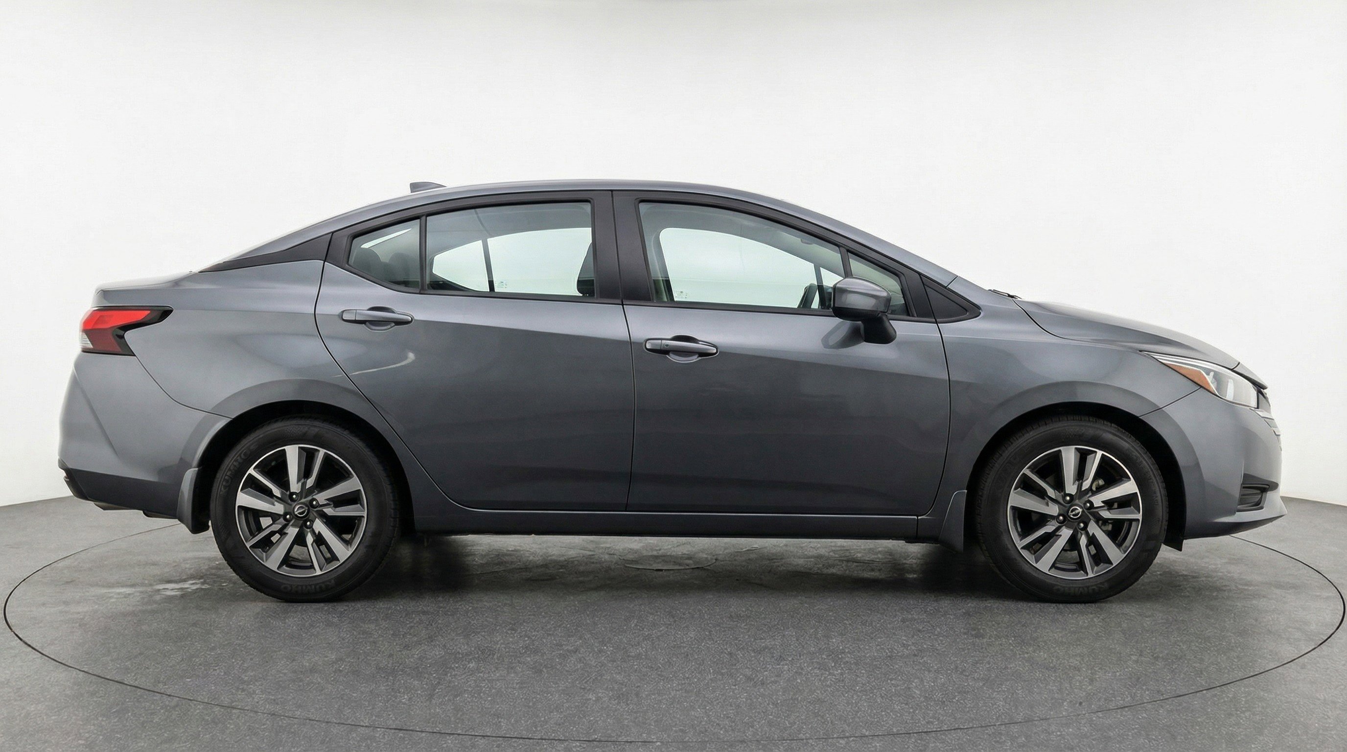 Used 2025 Nissan Versa SV image 11