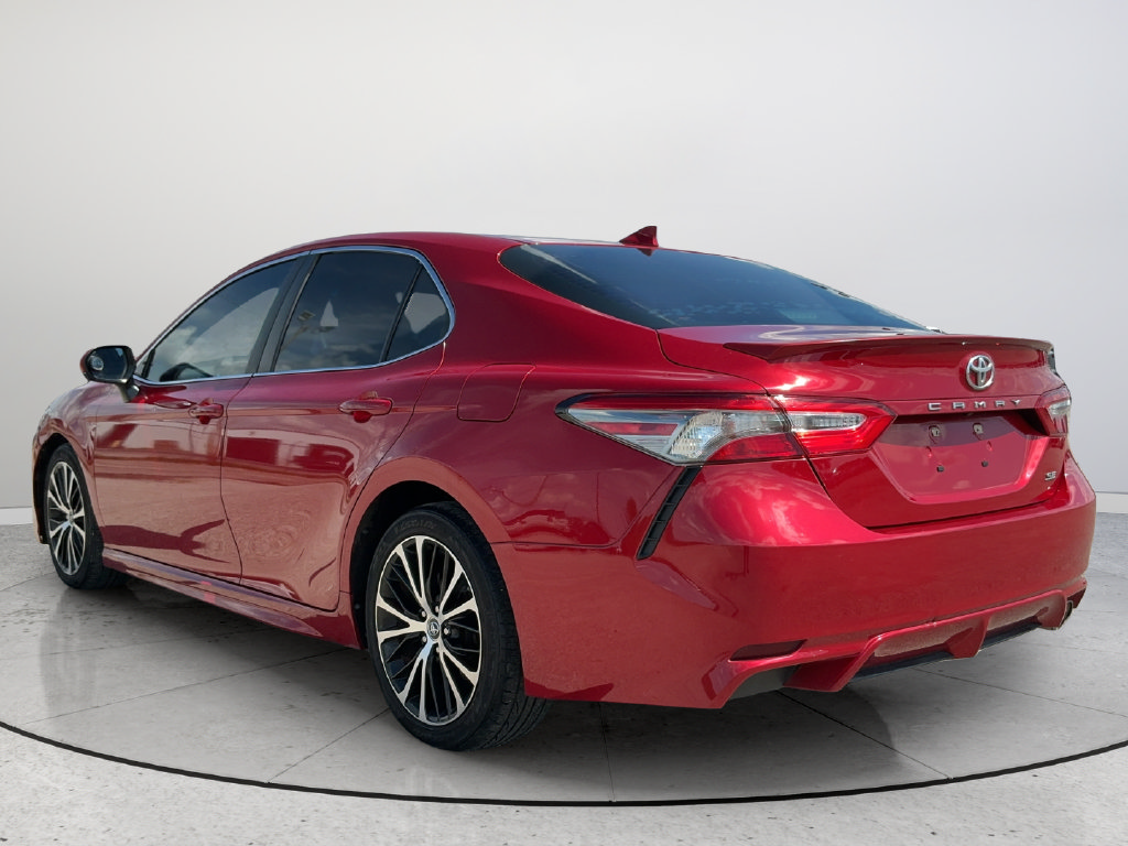 Used 2019 Toyota Camry SE FWD image 4