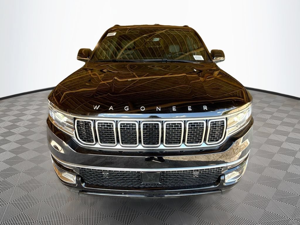Used 2025 Jeep Wagoneer 4WD image 2