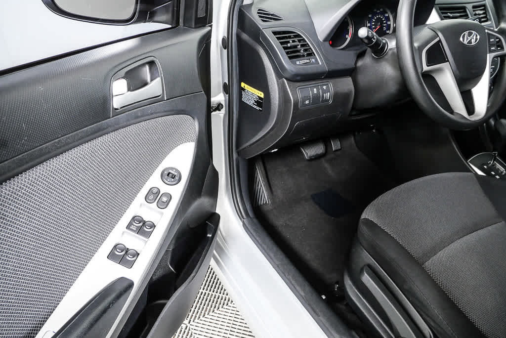 Used 2014 Hyundai Accent GS image 12