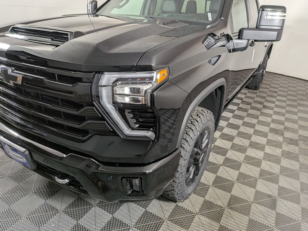 New 2026 Chevrolet Silverado 2500 High Country w/ High Country Premium Package AWD/4WD image 9