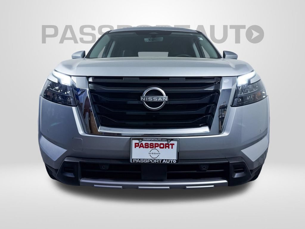 Certified 2025 Nissan Pathfinder SL AWD/4WD image 2