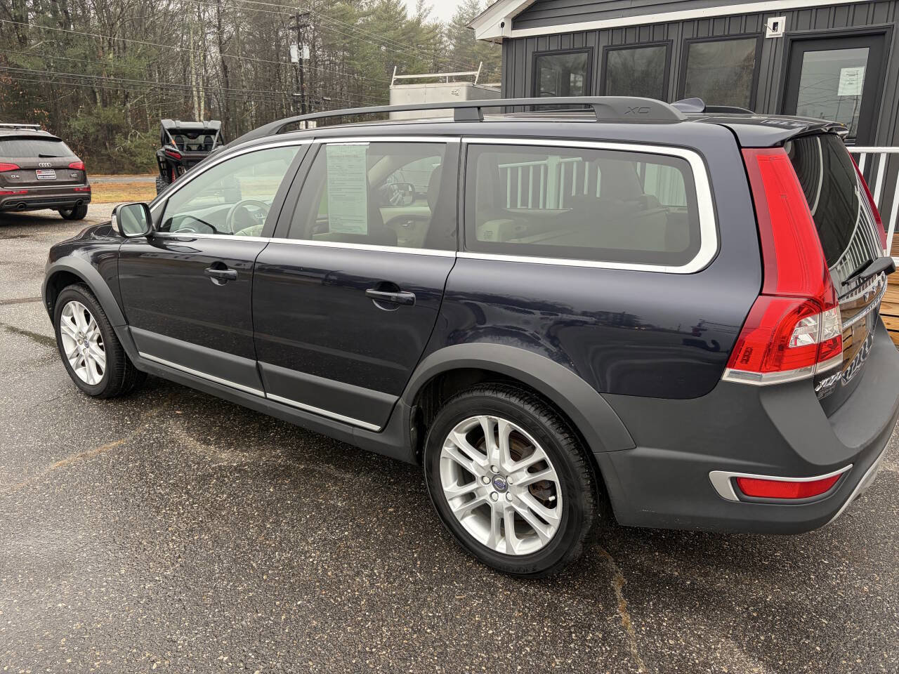 Used 2016 Volvo XC70 T5 Premier w/ Convenience Package image 3