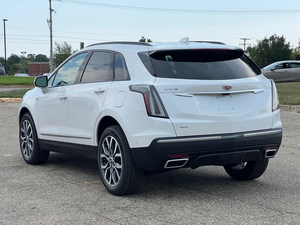 New 2026 Cadillac XT5 Sportv w/ LPO, Floor Liner Package AWD/4WD image 9