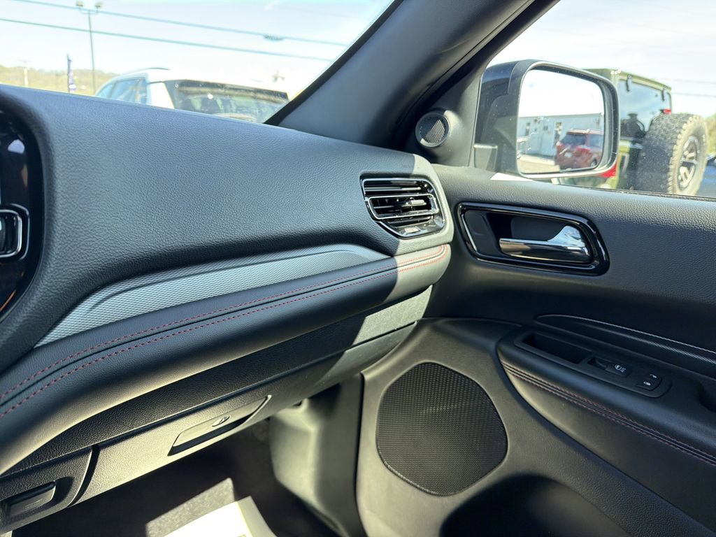 Used 2025 Dodge Durango GT AWD/4WD image 25
