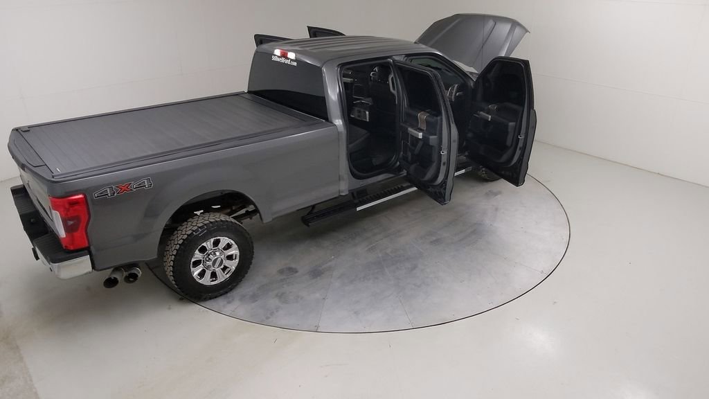 Used 2017 Ford F350 Lariat w/ Chrome Package image 52