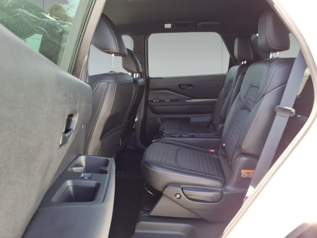 Used 2024 Nissan Pathfinder Rock Creek image 10