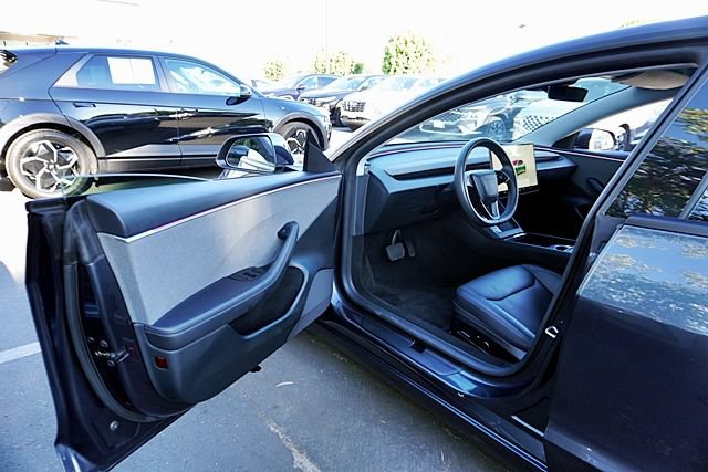 Used 2025 Tesla Model 3 Long Range RWD image 40