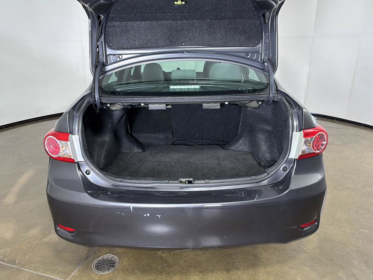 Used 2013 Toyota Corolla LE FWD image 15