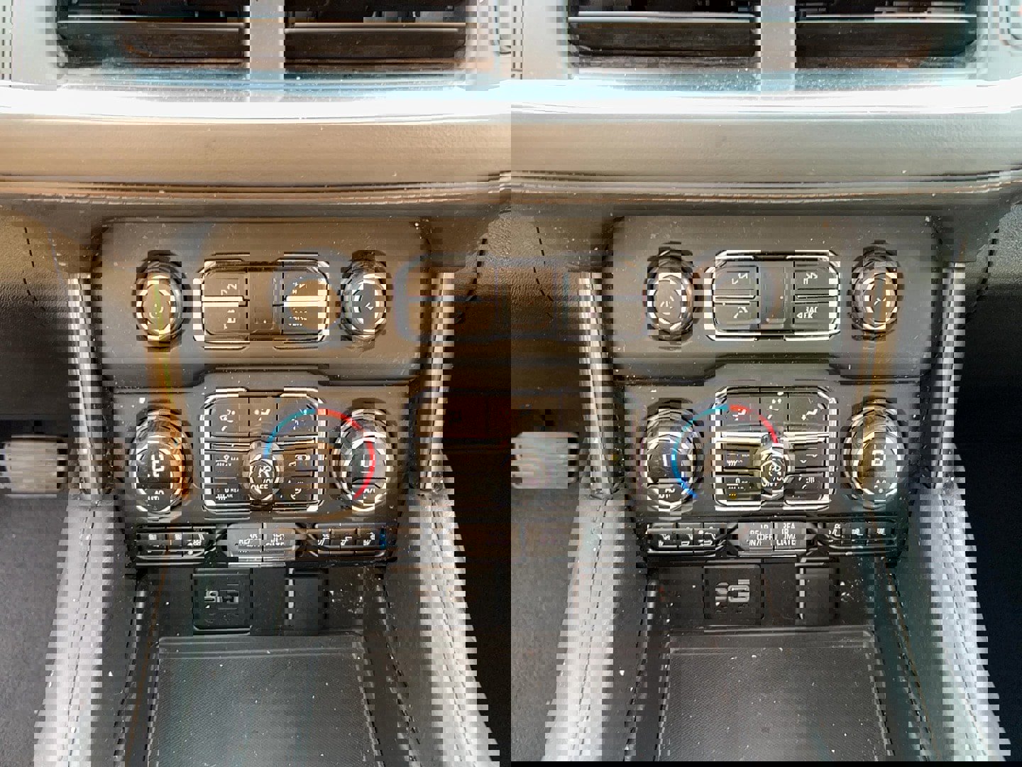 Used 2023 Chevrolet Tahoe High Country w/ Advanced Technology Package AWD/4WD image 19